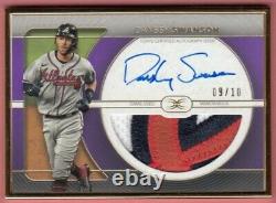 2021 Topps Definitive Framed Autograph Patch Dansby Swanson 09/10 logo