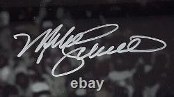 Mike Schmidt a signé la photo encadrée de 16x20 des Philadelphia Phillies en vedette BAS.