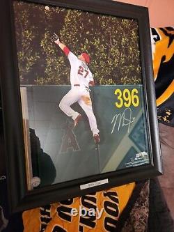 Photo encadrée autographiée de Mike Trout en format 16x20